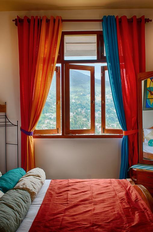 Yoho Home Away Home كاندي المظهر الخارجي الصورة