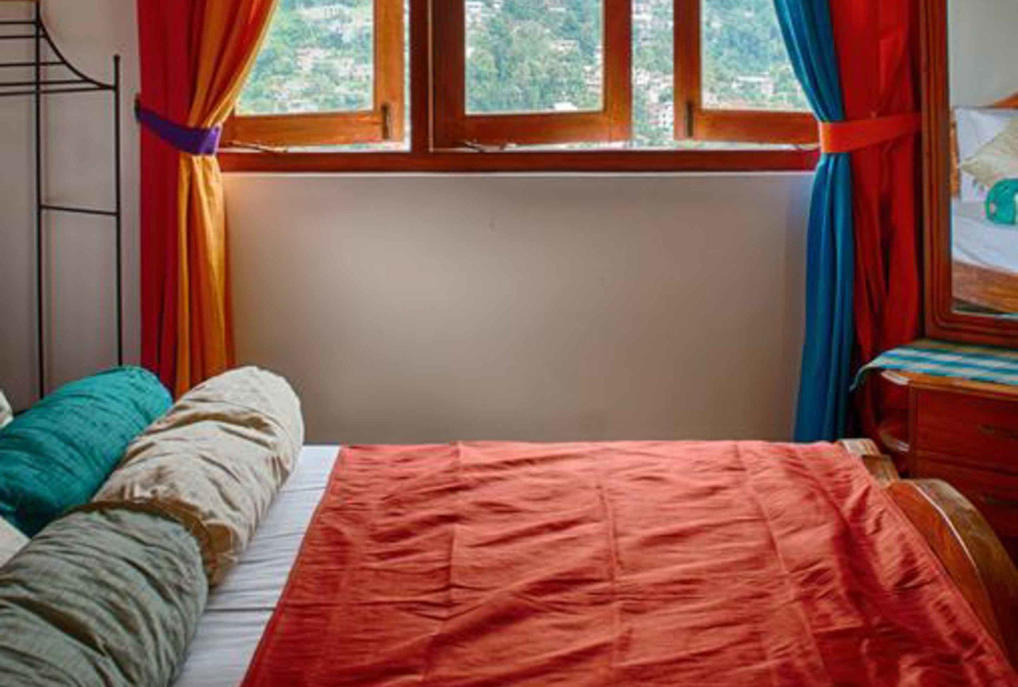 Yoho Home Away Home كاندي المظهر الخارجي الصورة